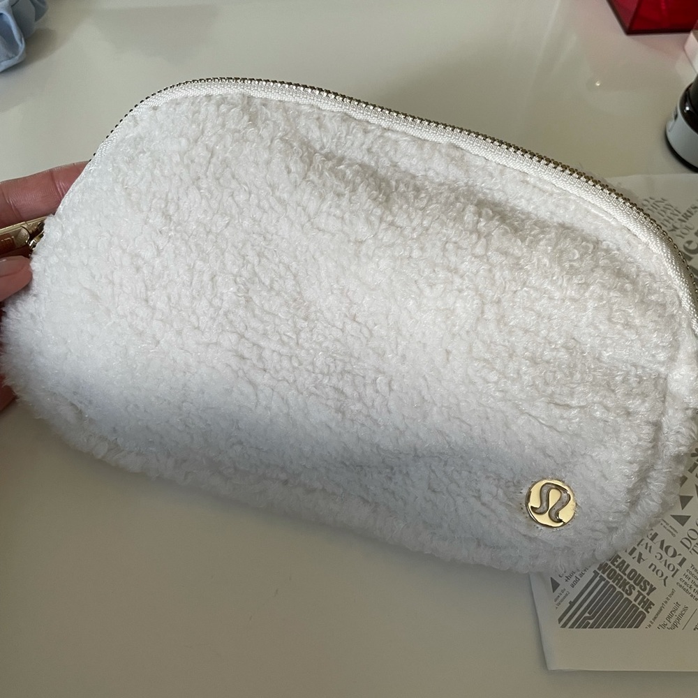lululemon fleece everywhere belt bag
